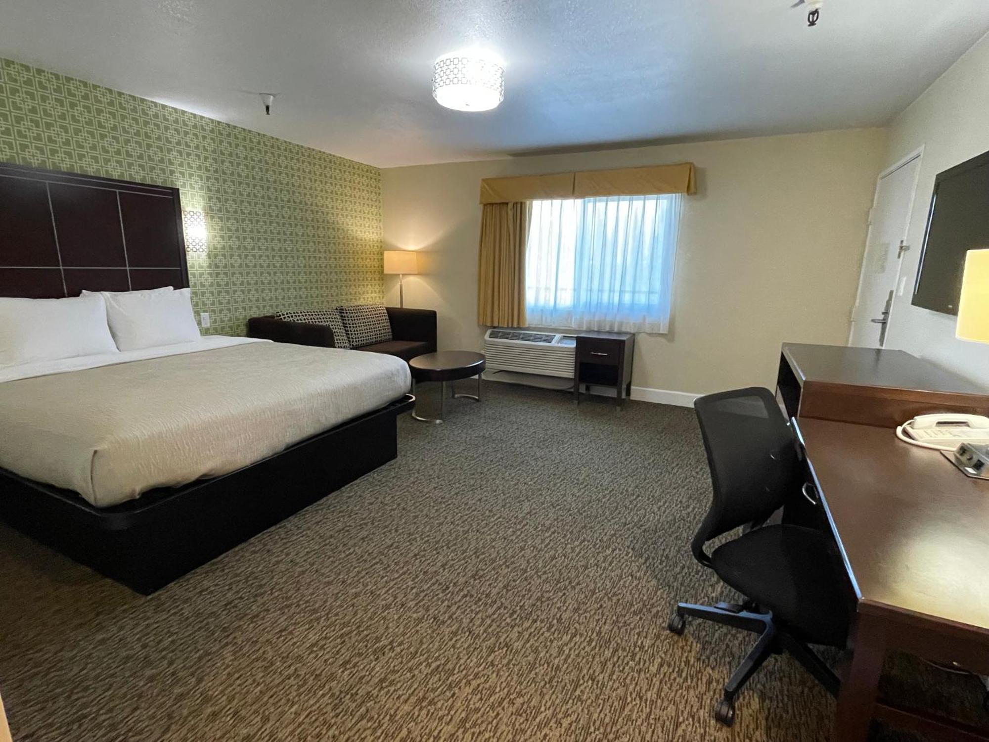 Quality Inn Ontario Airport Convention Center Номер фото