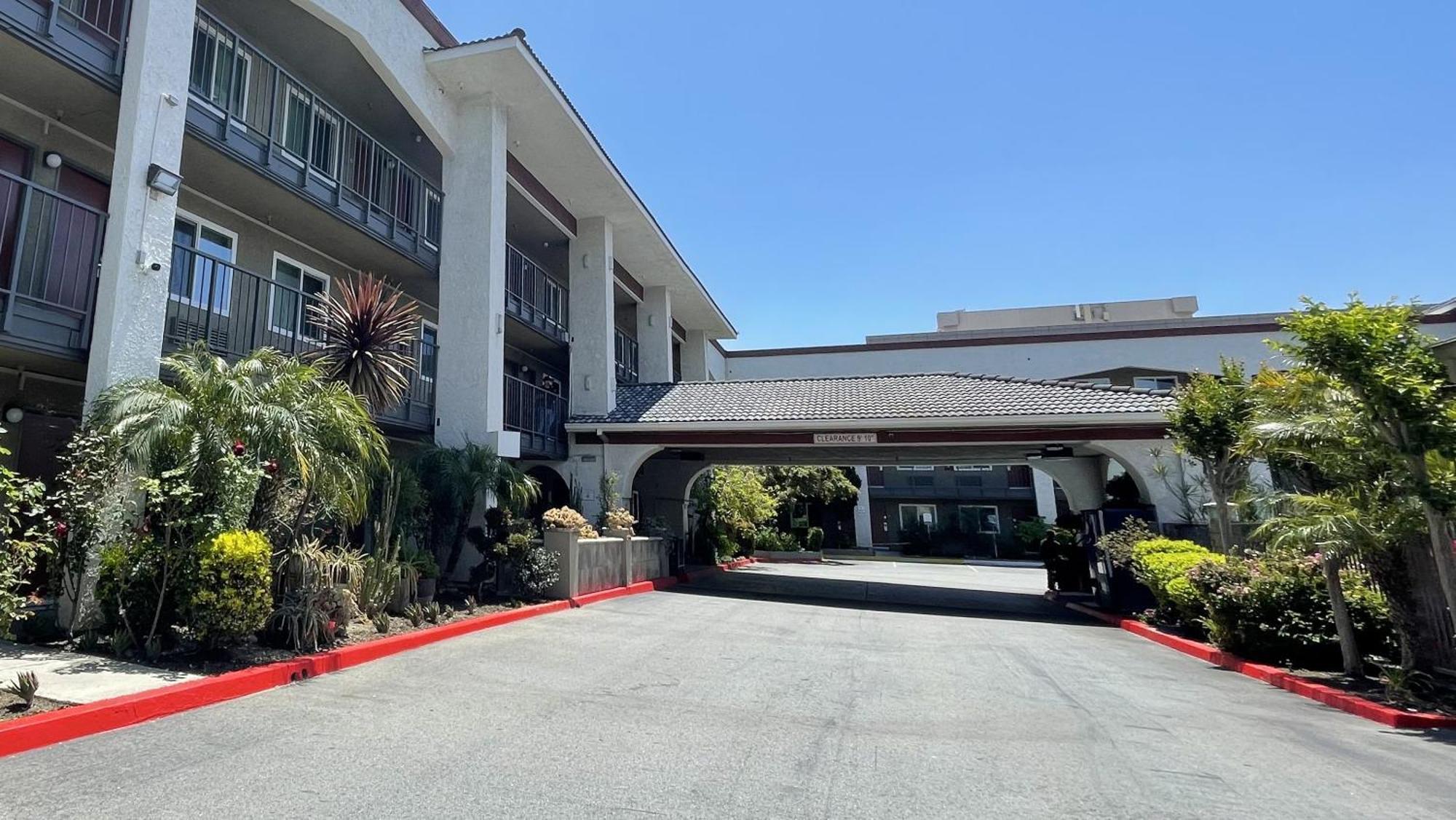 Quality Inn Ontario Airport Convention Center Экстерьер фото