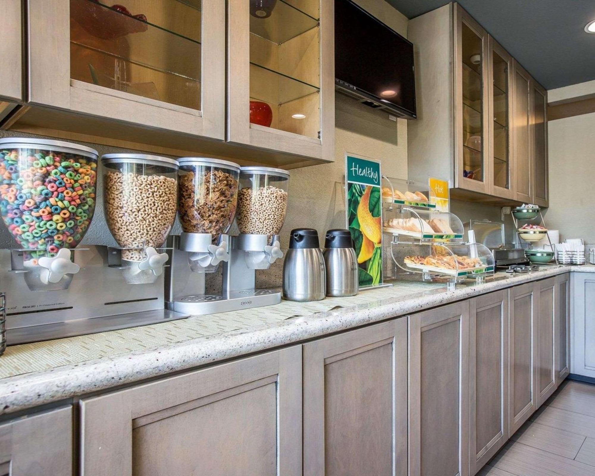 Quality Inn Ontario Airport Convention Center Экстерьер фото