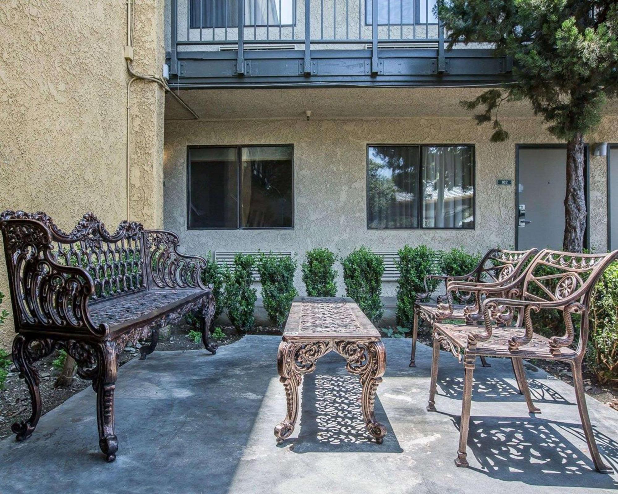 Quality Inn Ontario Airport Convention Center Экстерьер фото