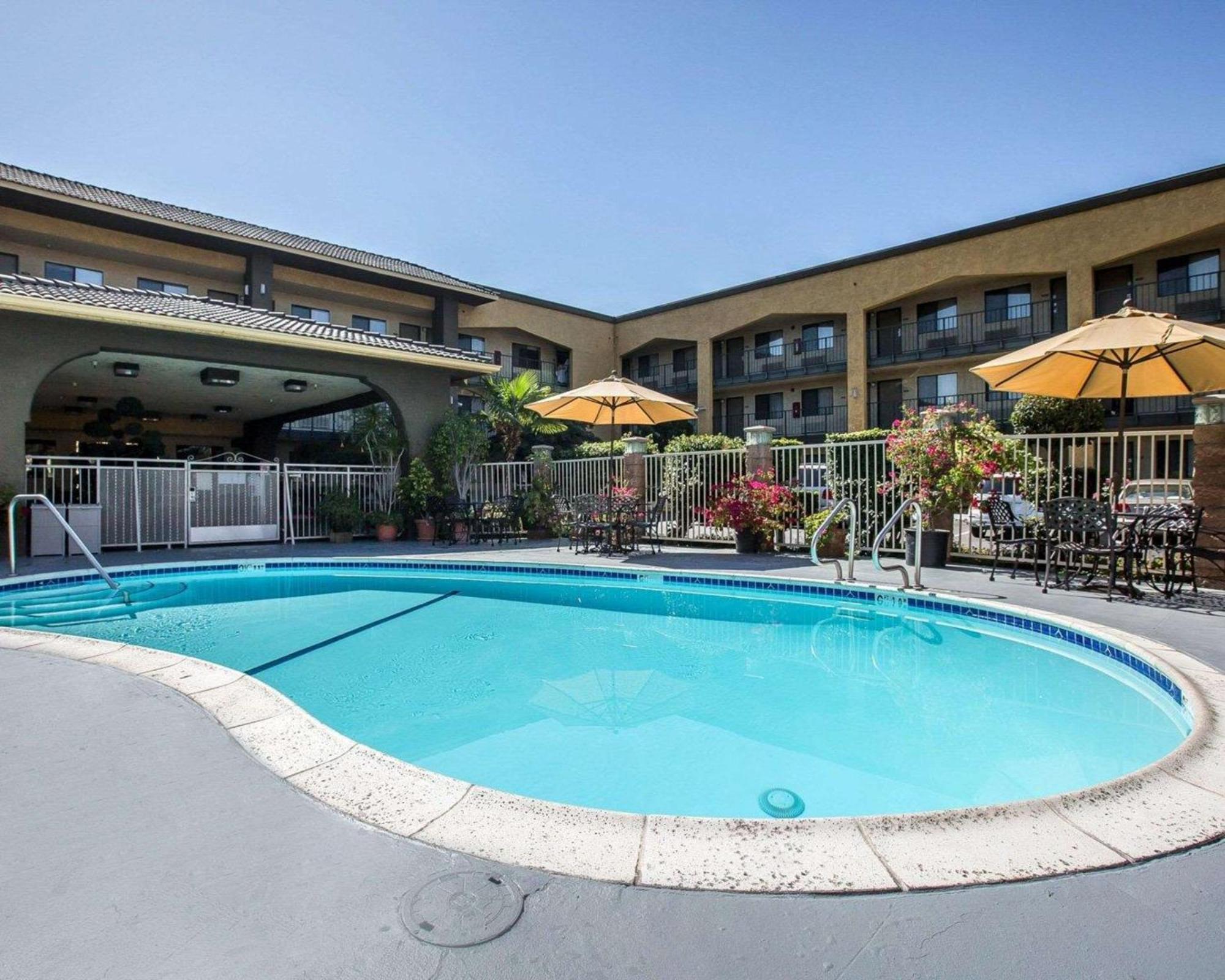 Quality Inn Ontario Airport Convention Center Экстерьер фото