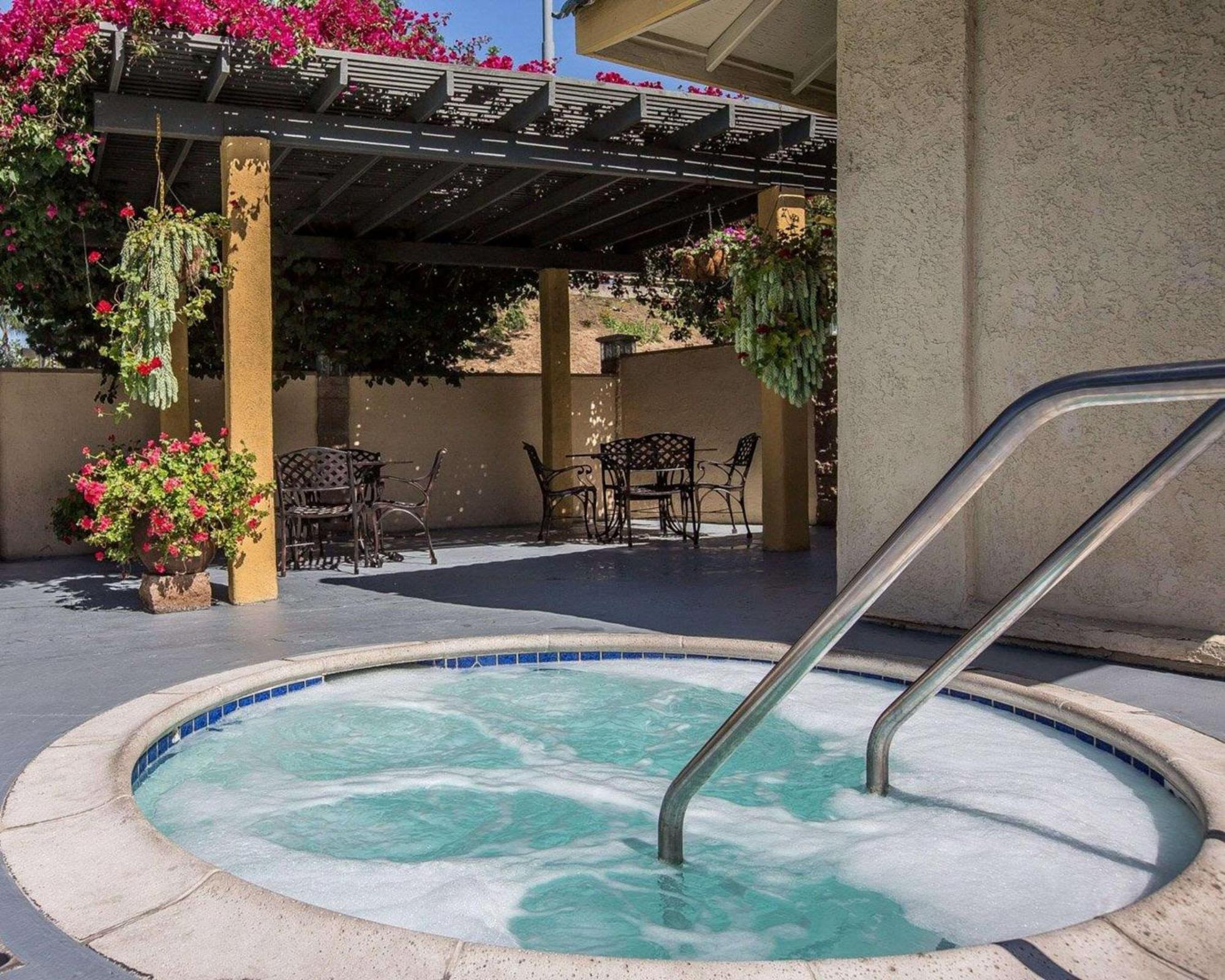 Quality Inn Ontario Airport Convention Center Экстерьер фото