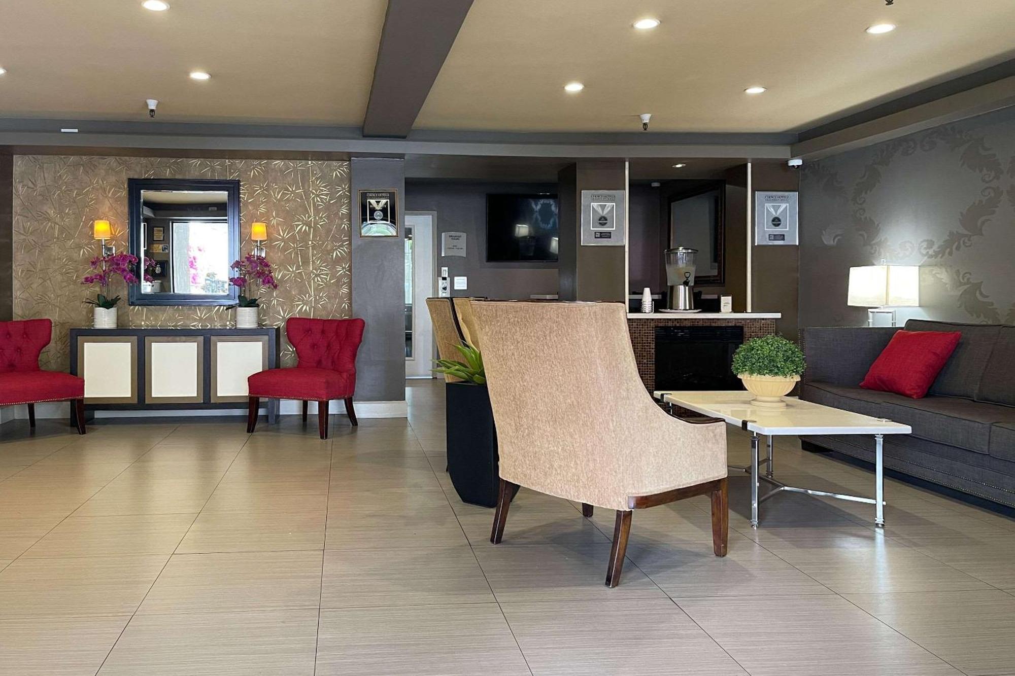 Quality Inn Ontario Airport Convention Center Экстерьер фото