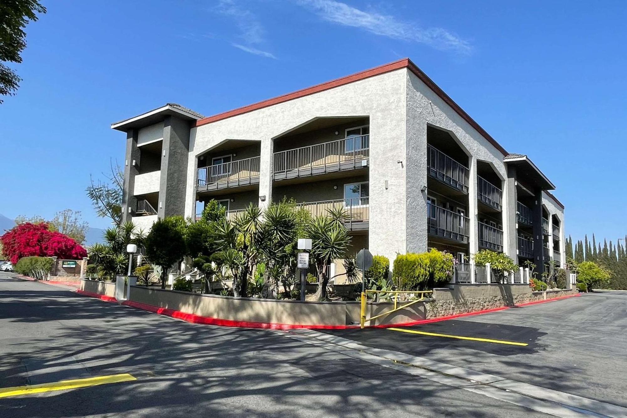 Quality Inn Ontario Airport Convention Center Экстерьер фото