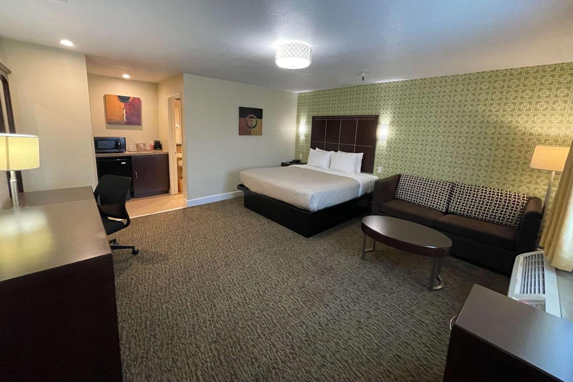 Quality Inn Ontario Airport Convention Center Экстерьер фото