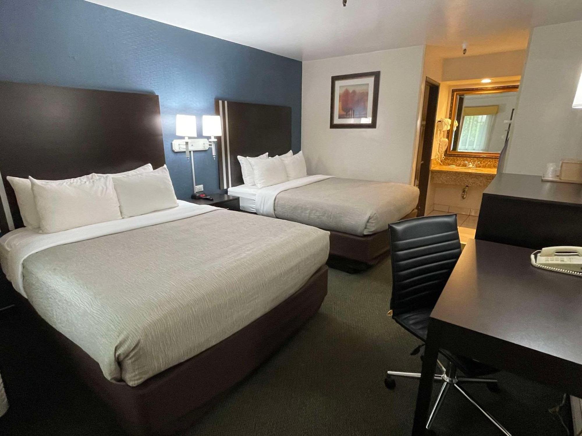 Quality Inn Ontario Airport Convention Center Экстерьер фото