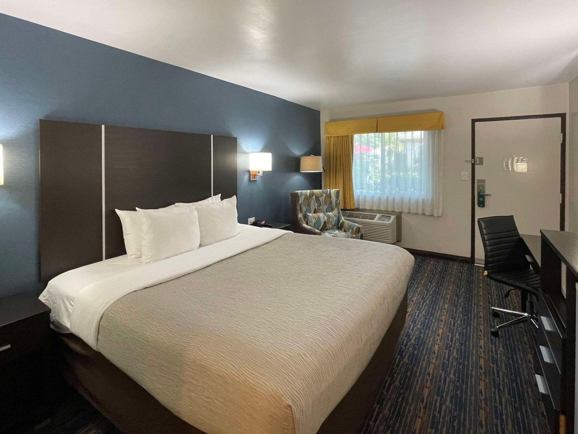 Quality Inn Ontario Airport Convention Center Экстерьер фото